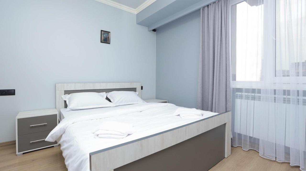 Stay Inn Apartments On Amiryan 15 예레반 외부 사진
