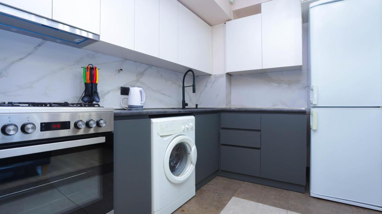 Stay Inn Apartments On Amiryan 15 예레반 외부 사진