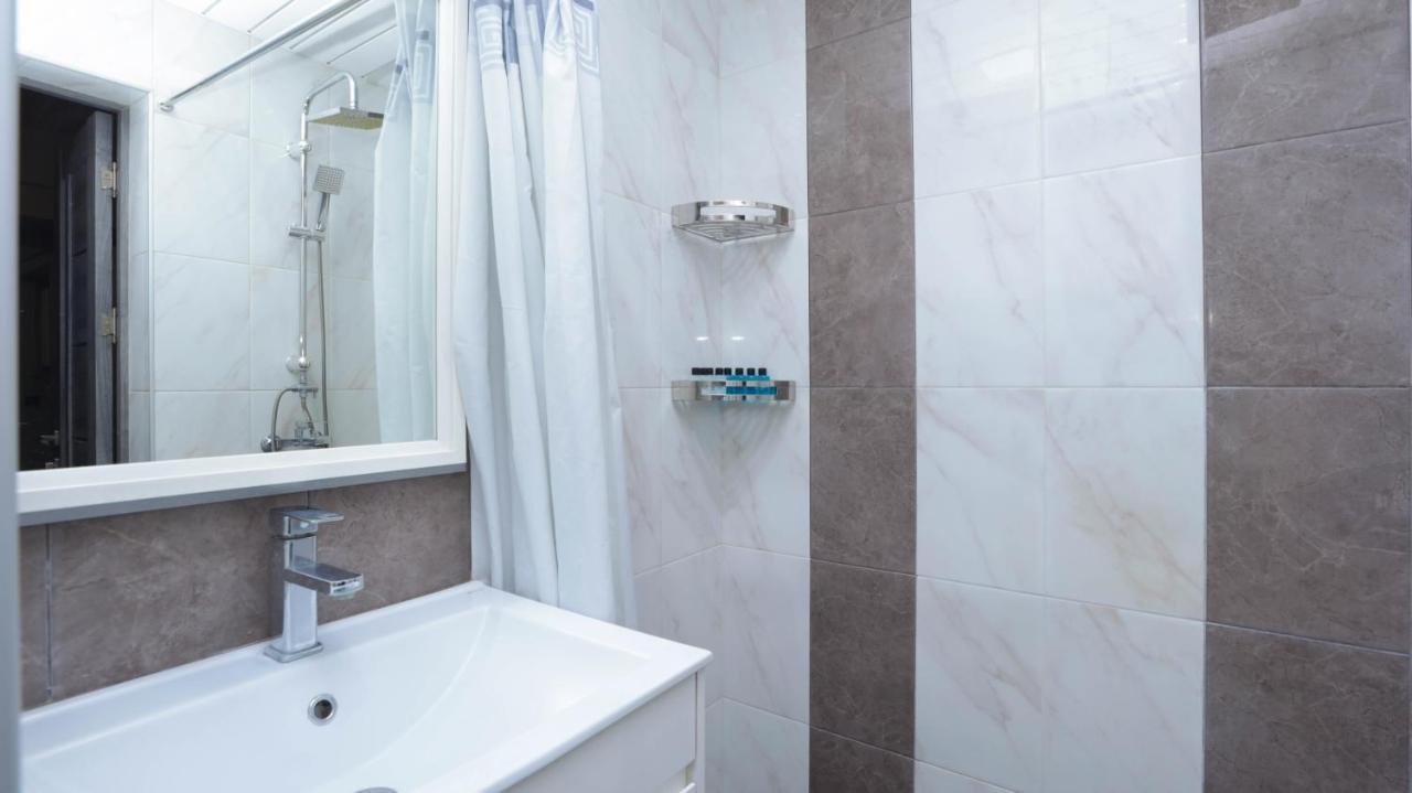 Stay Inn Apartments On Amiryan 15 예레반 외부 사진