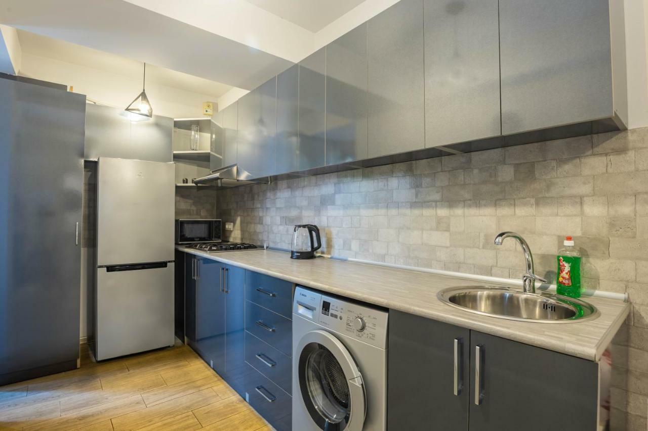 Stay Inn Apartments On Amiryan 15 예레반 외부 사진
