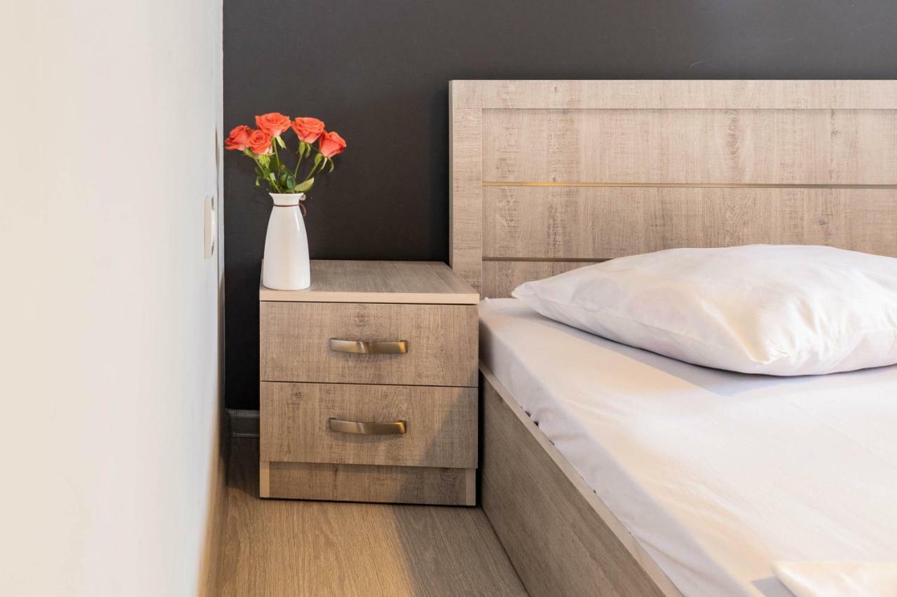 Stay Inn Apartments On Amiryan 15 예레반 외부 사진