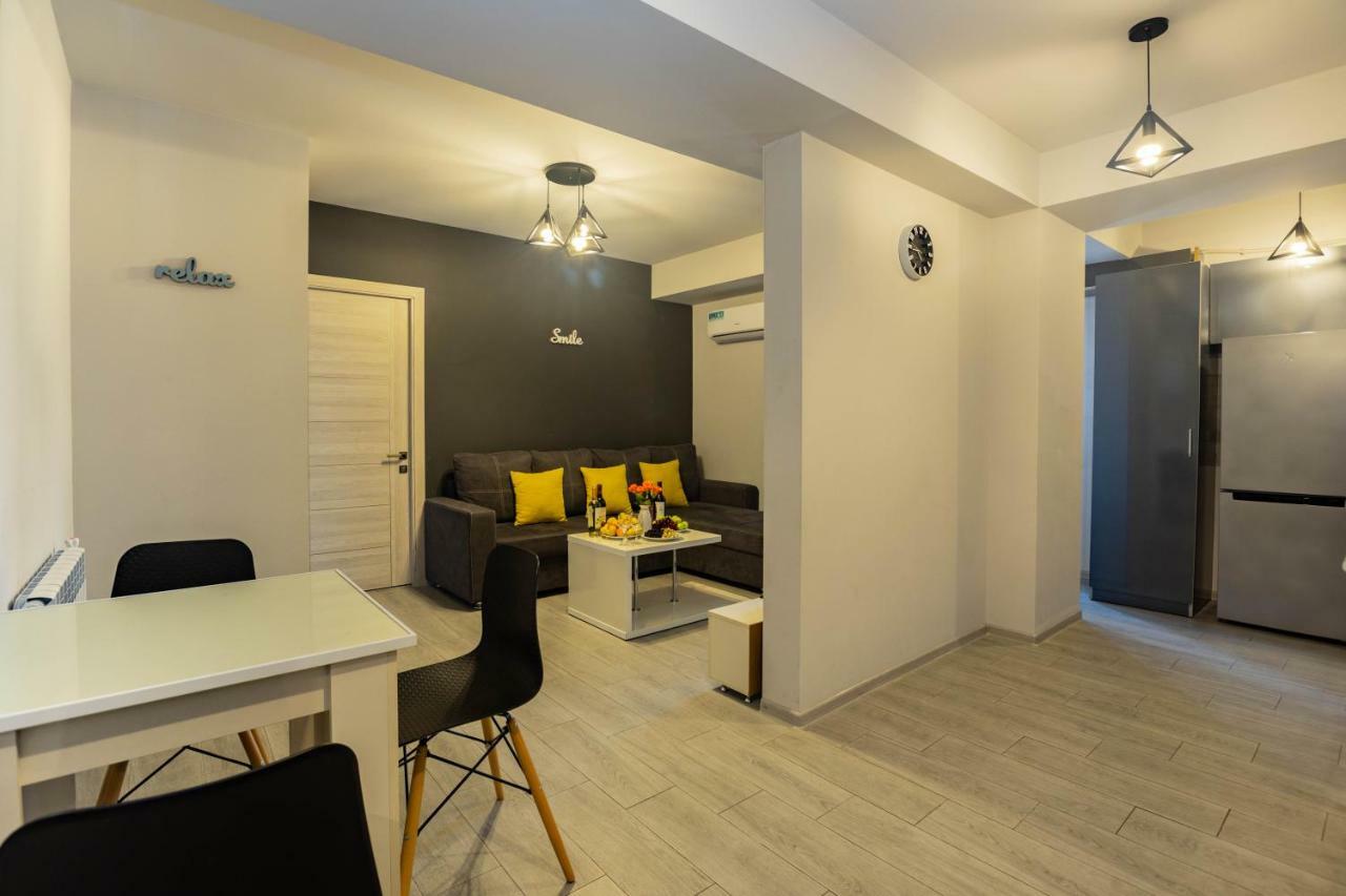Stay Inn Apartments On Amiryan 15 예레반 외부 사진