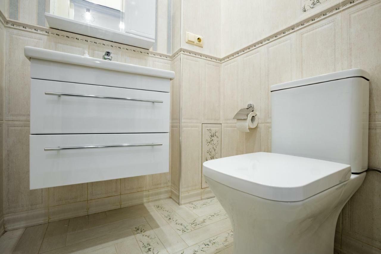 Stay Inn Apartments On Amiryan 15 예레반 외부 사진