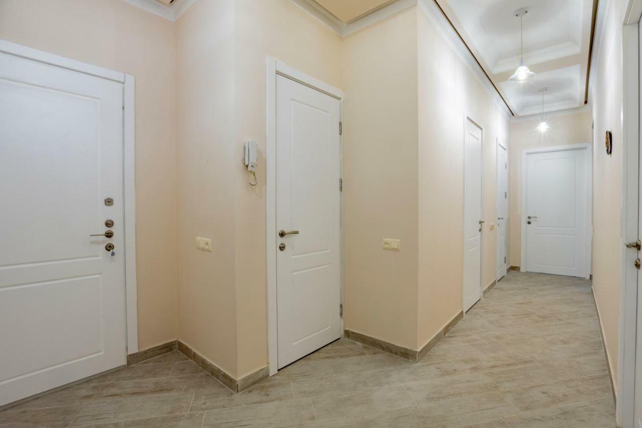 Stay Inn Apartments On Amiryan 15 예레반 외부 사진